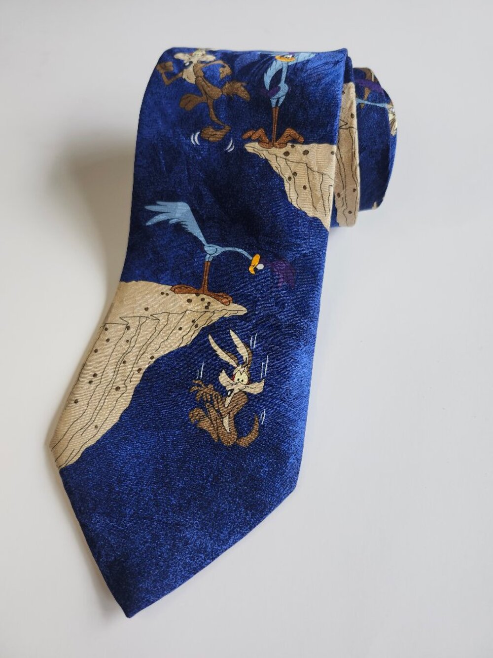 Vintage Looney Tunes Blue Tie Wile E Coyote + Roadrunner 1995 100% Silk - Picture 2 of 8
